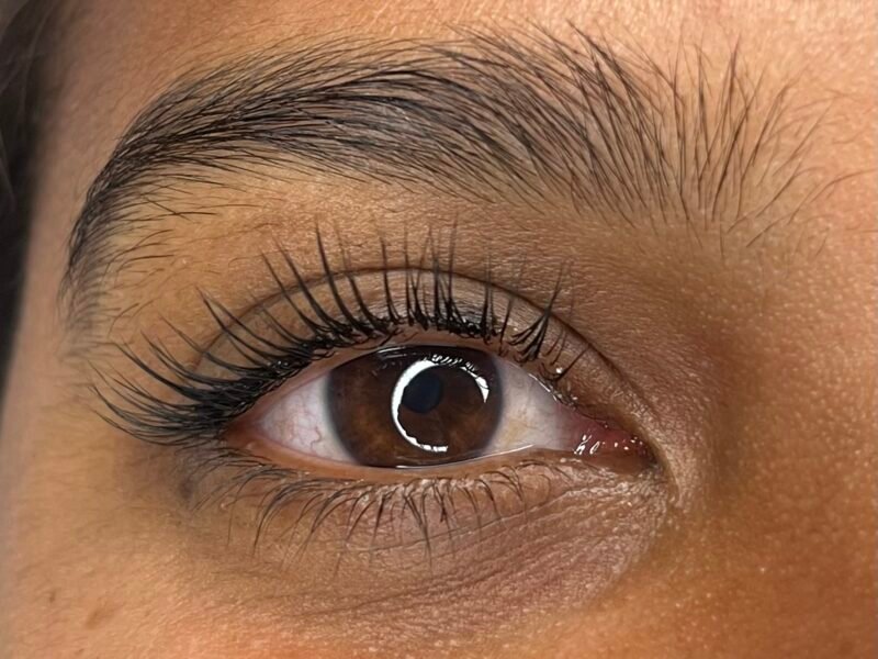 Réhaussement de cils + teinture + lash botox