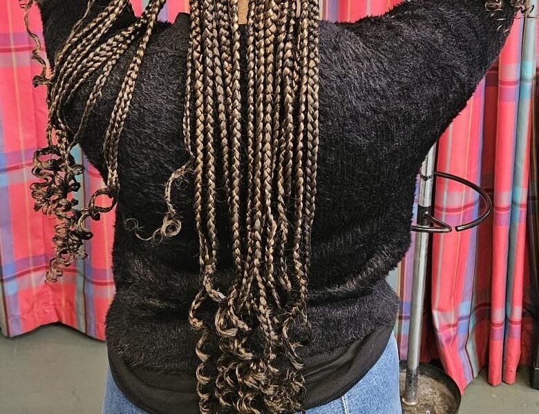 Knotless Braids long moyen avec boucles